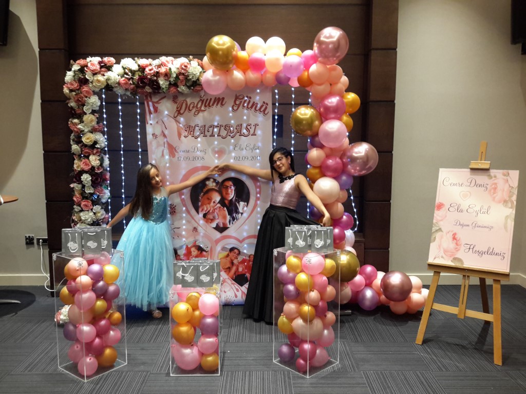 DEDEMAN DOĞUM GÜNÜ BİZİM MİNNOŞLAR