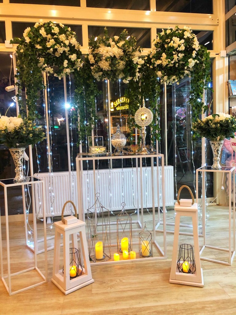 3 LÜ BEYAZ SÜTUN VE SARMAŞIK KONSEPT