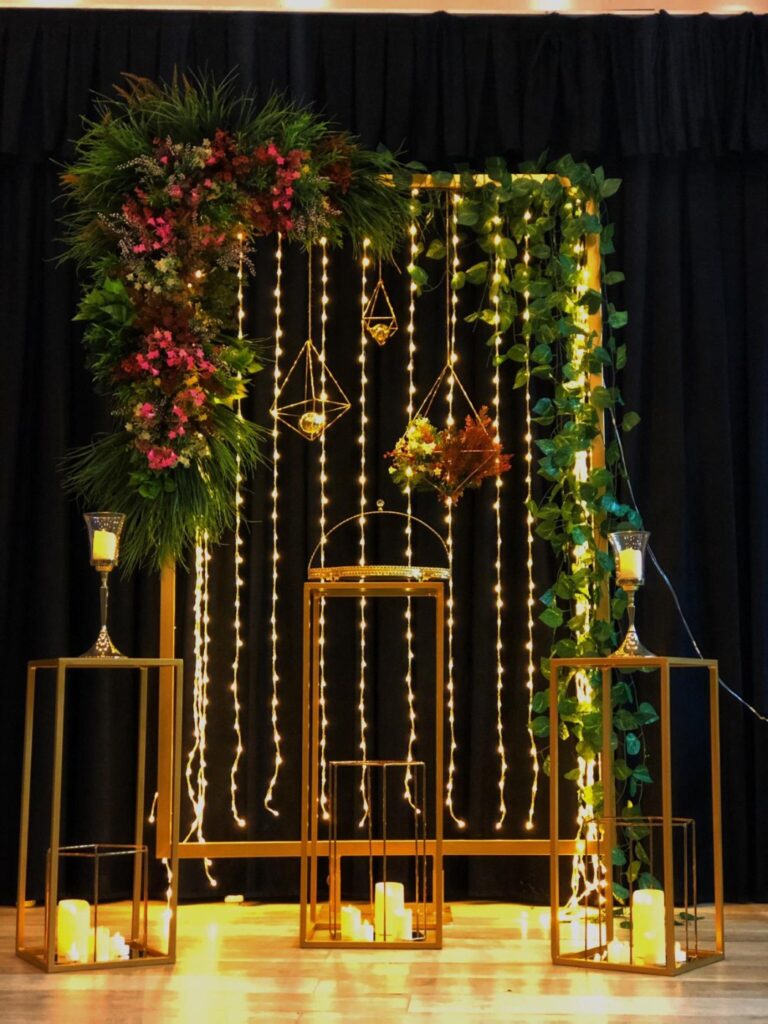 GOLD DİKDÖRTGEN KÜÇÜK KONSEPT SARMAŞIKLI SAZ YAPRAKLI