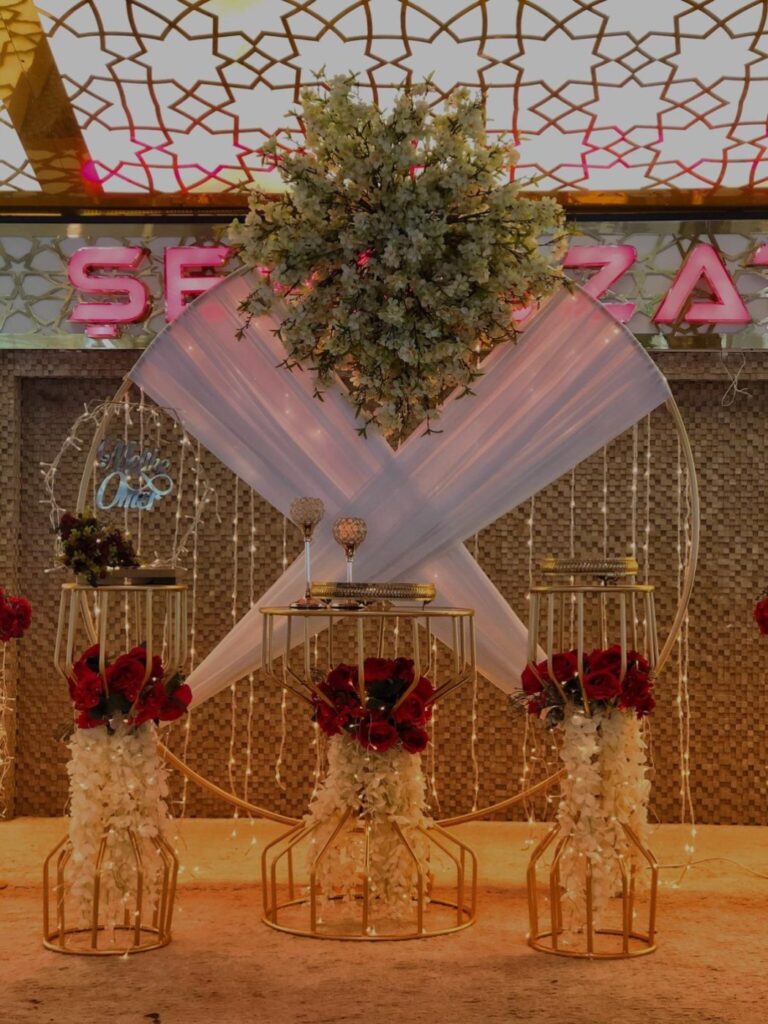 TÜLLÜ BAHAR DALLI KIRMIZILI BEYAZLI KONSEPT