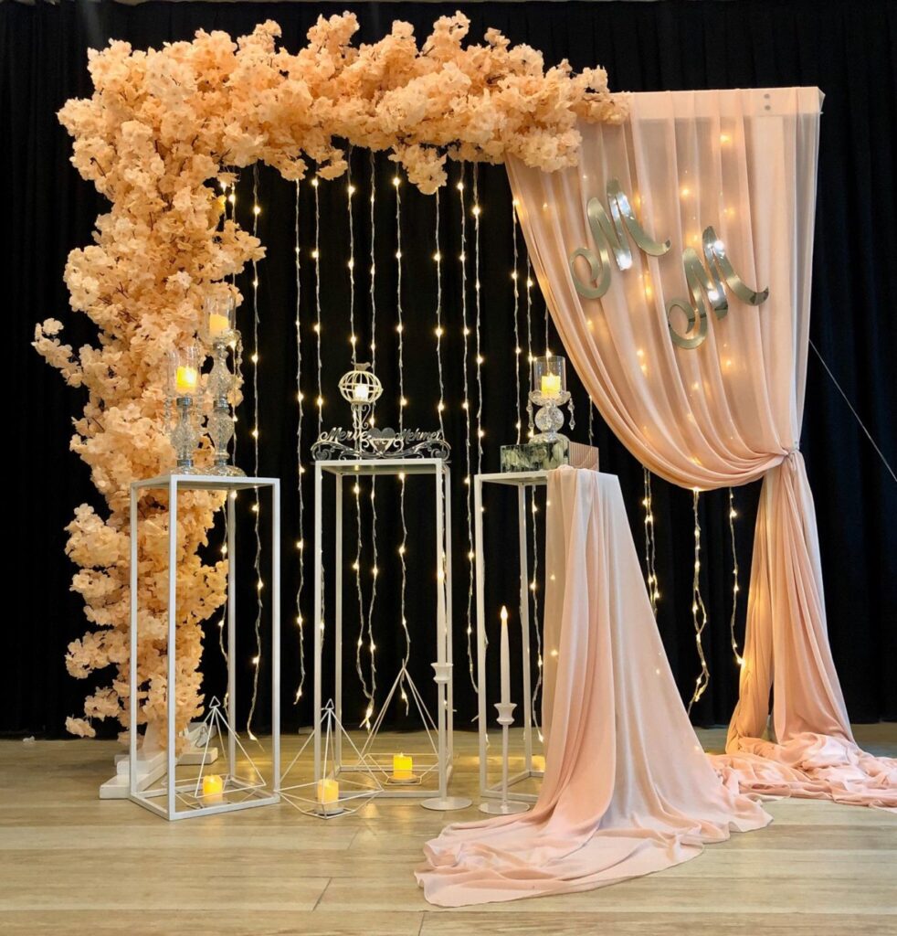 SOMON BAHAR DALLI YARIM KÖŞE TÜLLÜ MODEL